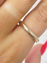 Load image into Gallery viewer, 14K Stretch Mesh Ring - 14K Yellow Gold