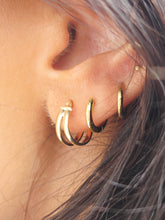 Load image into Gallery viewer, 10K Yellow Gold Split Round Polished Hoops