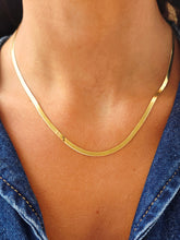 Load image into Gallery viewer, 14K 18 inch 3mm Silky Herringbone with Lobster Clasp Chain