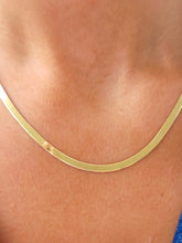 Load image into Gallery viewer, 14K 18 inch 3mm Silky Herringbone with Lobster Clasp Chain