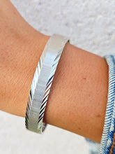 Load image into Gallery viewer, Monet Slip On Bangle Bracelet