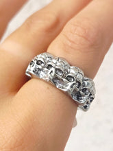 Load image into Gallery viewer, Skull Heads Ring