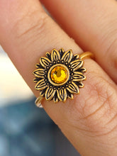 Load image into Gallery viewer, Sunflower Ring - Luca and Danni