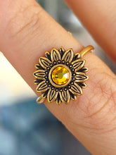 Load image into Gallery viewer, Sunflower Ring - Luca and Danni