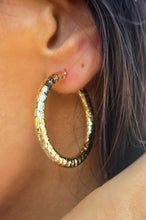 Load image into Gallery viewer, Diamond Cut Gold Hoops 1 1/2 Inch - 14k Yellow Gold