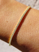 Load image into Gallery viewer, Clear Thin Tennis Bracelet - Adjustable