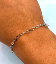Load image into Gallery viewer, Heart Link Chain Bracelet
