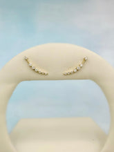 Load image into Gallery viewer, Diamond Curved Trail Stud Earring - 14K