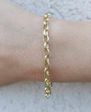 Load image into Gallery viewer, Oval Link Gold Bracelet - 14K