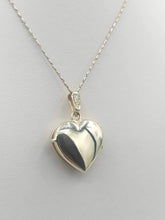 Load image into Gallery viewer, Yellow Gold Heart Estate Locket - 14K
