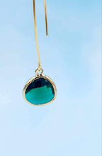 Load image into Gallery viewer, Emerald   - Gemstone Threader Earring