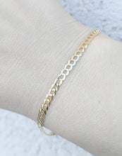 Load image into Gallery viewer, Curb Chain Bracelet - 14K Gold