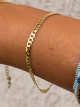 Load image into Gallery viewer, Flat Beveled Curb Link Bracelet- 14K Yellow Gold