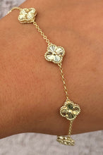Load image into Gallery viewer, Mini Golden Clover Bracelet - Gold Plated