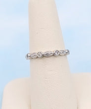 Load image into Gallery viewer, Viv &amp; G Matte &amp; Circle Band - 14K White Gold
