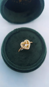 Dancing Diamond Heart Ring - 18K Yellow Gold