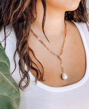 Load image into Gallery viewer, Maldives Pearl Paperclip Necklace - Lotus Jewelry