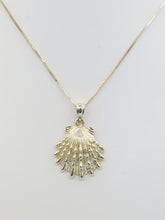 Load image into Gallery viewer, Lion’s Paw Sea Shell Pendant Necklace- 14K Yellow Gold