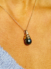 Load image into Gallery viewer, Black Pearl Estate Necklace