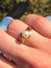 Load image into Gallery viewer, Pearl Bypass Ring- 10K Gold