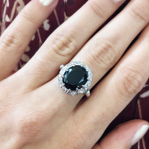 Contrast Onyx Ring - 14K White Gold