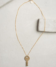 Load image into Gallery viewer, Inspire Dainty Gold Giving Key Necklace