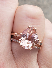 Load image into Gallery viewer, 14K Rose Gold Morganite and Diamond Ring