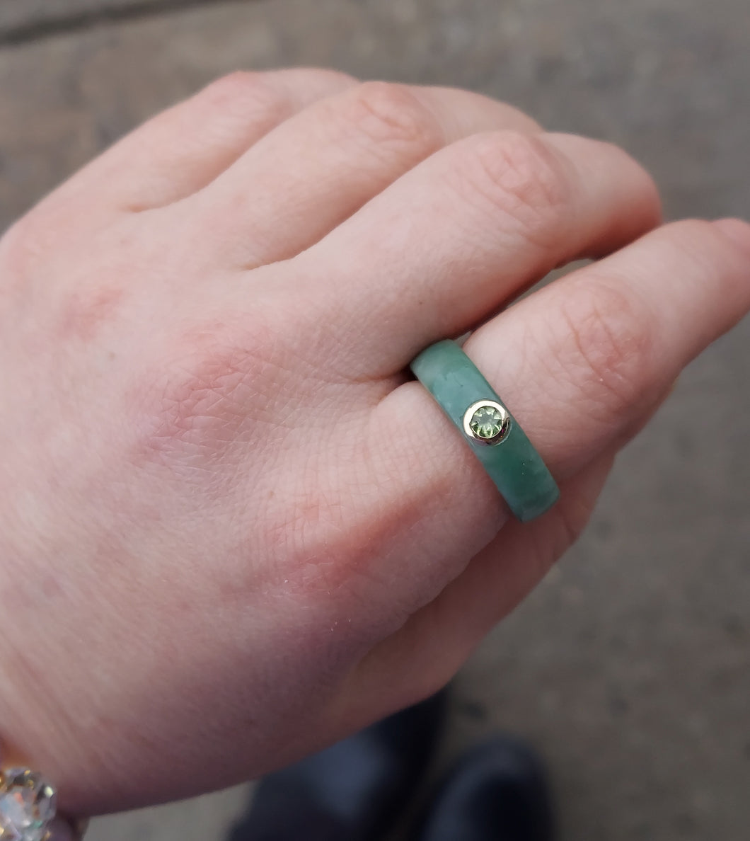 Green Jade & Peridot Ring - 18K Gold