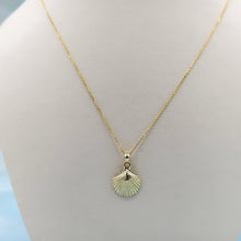 Load image into Gallery viewer, Sea Shell Necklace - 14K Yellow Gold