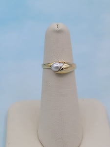 Calla Lily Pearl Ring - 14K Yellow Gold - Estate Piece