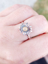 Load image into Gallery viewer, Daisy Ring - Sterling Silver