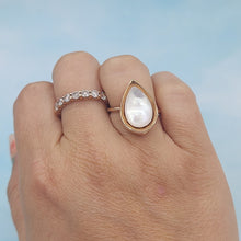 Load image into Gallery viewer, Mother of Pearl &amp; Rose Gold Plated Ring