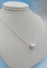 Load image into Gallery viewer, Helmi Pearl Necklace