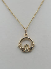 Load image into Gallery viewer, Gold Solid Claddagh Necklace - 14K Yellow Gold