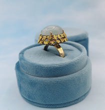 Load image into Gallery viewer, 18K Gold &amp; Chalcedony Ring - Estate Piece