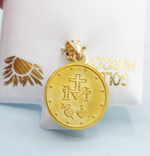 Load image into Gallery viewer, Miraculous Medal Pendant - 14K Yellow Gold