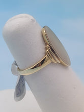 Load image into Gallery viewer, Solid Oval Signet Ring - 14K Yellow Gold