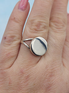 Circle Signet Ring - Sterling Silver