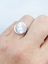 Load image into Gallery viewer, Circle Signet Ring - Sterling Silver