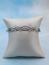 Load image into Gallery viewer, Silver Twisted Oval Round Link Bracelet