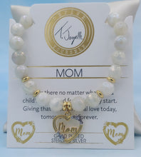 Load image into Gallery viewer, Gold Mom Heart Charm Bracelet - TJazelle