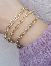 Load image into Gallery viewer, Nautical Oval Link Gold Bracelet - 14K