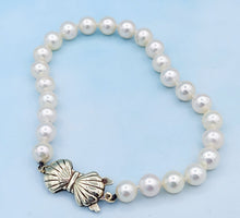 Load image into Gallery viewer, 7" Cultured Pearl Bracelet with Bow