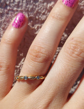 Load image into Gallery viewer, Viv &amp; G Matte &amp; Circle Band - 14K Yellow Gold