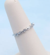 Load image into Gallery viewer, Viv &amp; G Matte &amp; Circle Band - 14K White Gold