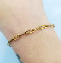 Load image into Gallery viewer, 7" Small Link Paperclip Bracelet - Gold Plated Sterling Silver
