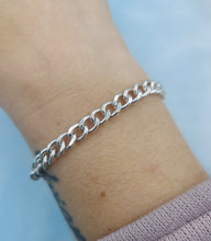 Load image into Gallery viewer, 7.5&quot; Silver Tone Link Bracelet - Liza