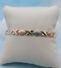 Load image into Gallery viewer, 7” Tri Gold Hugs and Kisses Bracelet - 14K Gold