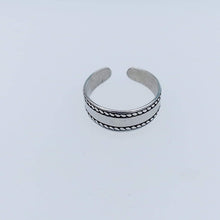 Load image into Gallery viewer, Mill Grain Toe Ring - Sterling Silver
