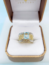 Load image into Gallery viewer, Aqua &amp; Diamond Two Tone- 18K Gold Ring